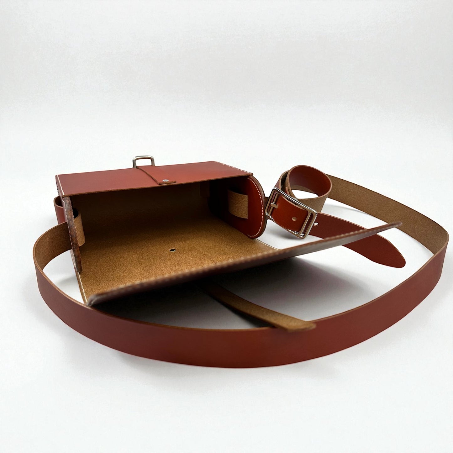 Claude à pontet camel