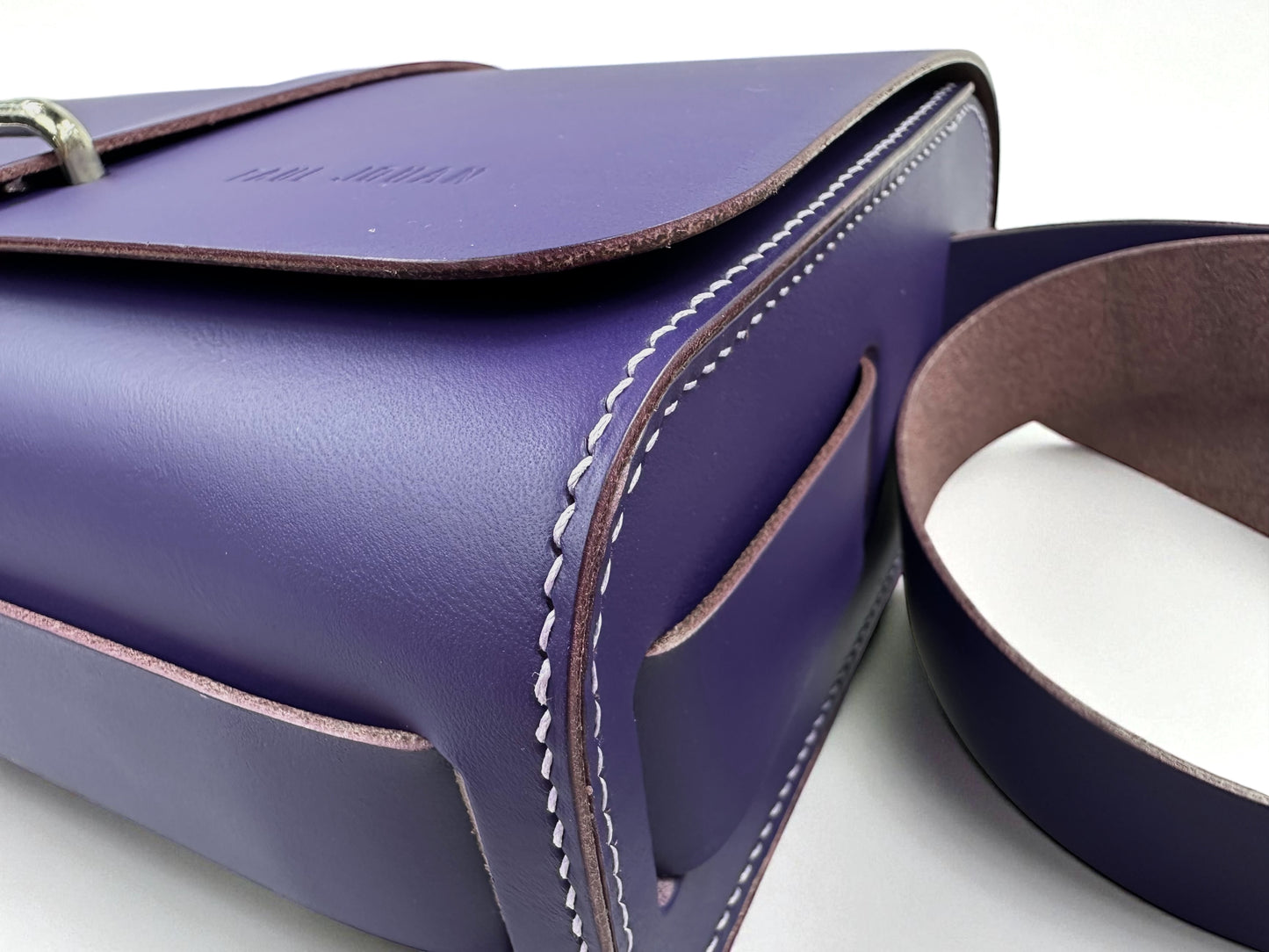 Claude à pontet purple