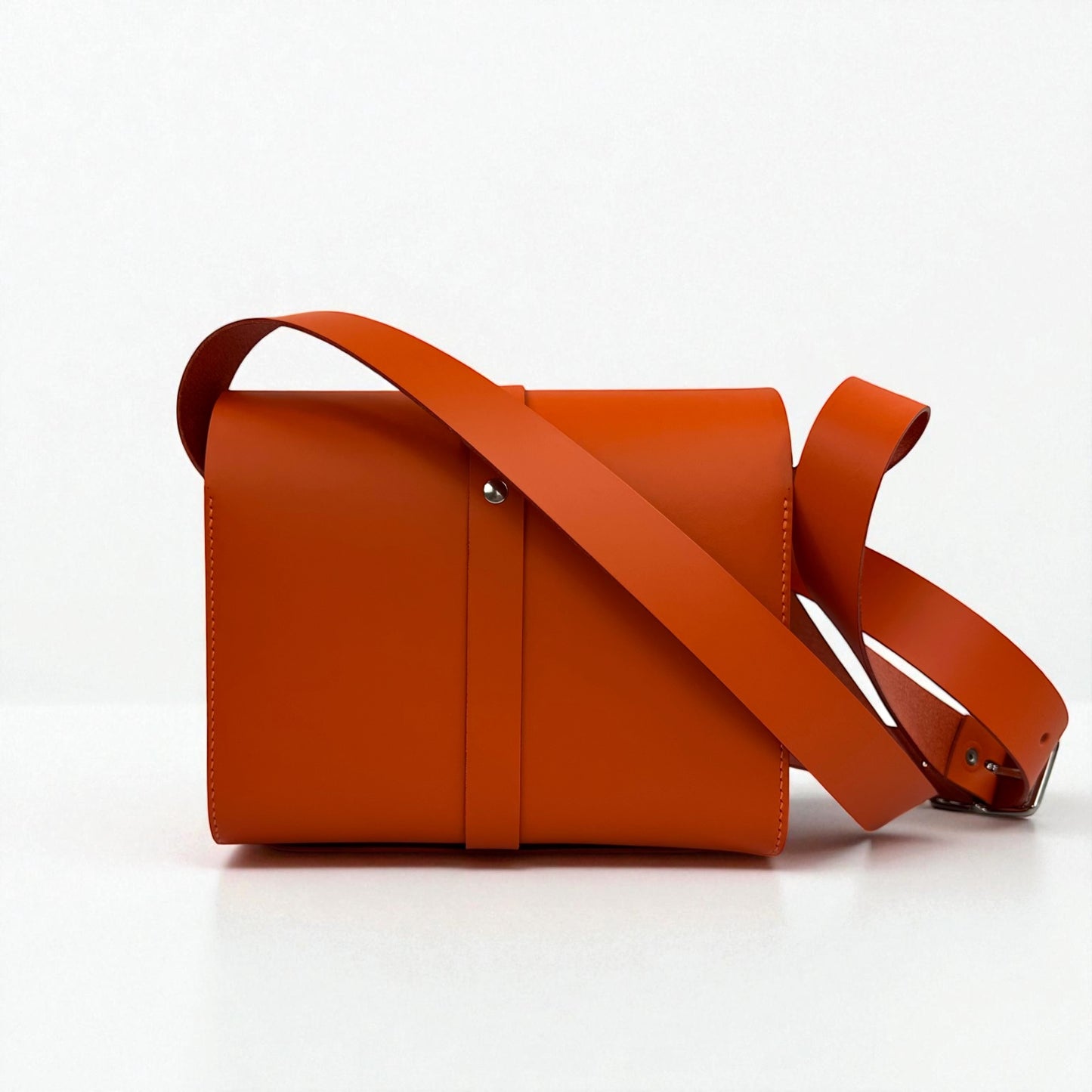 Claude à pontet orange