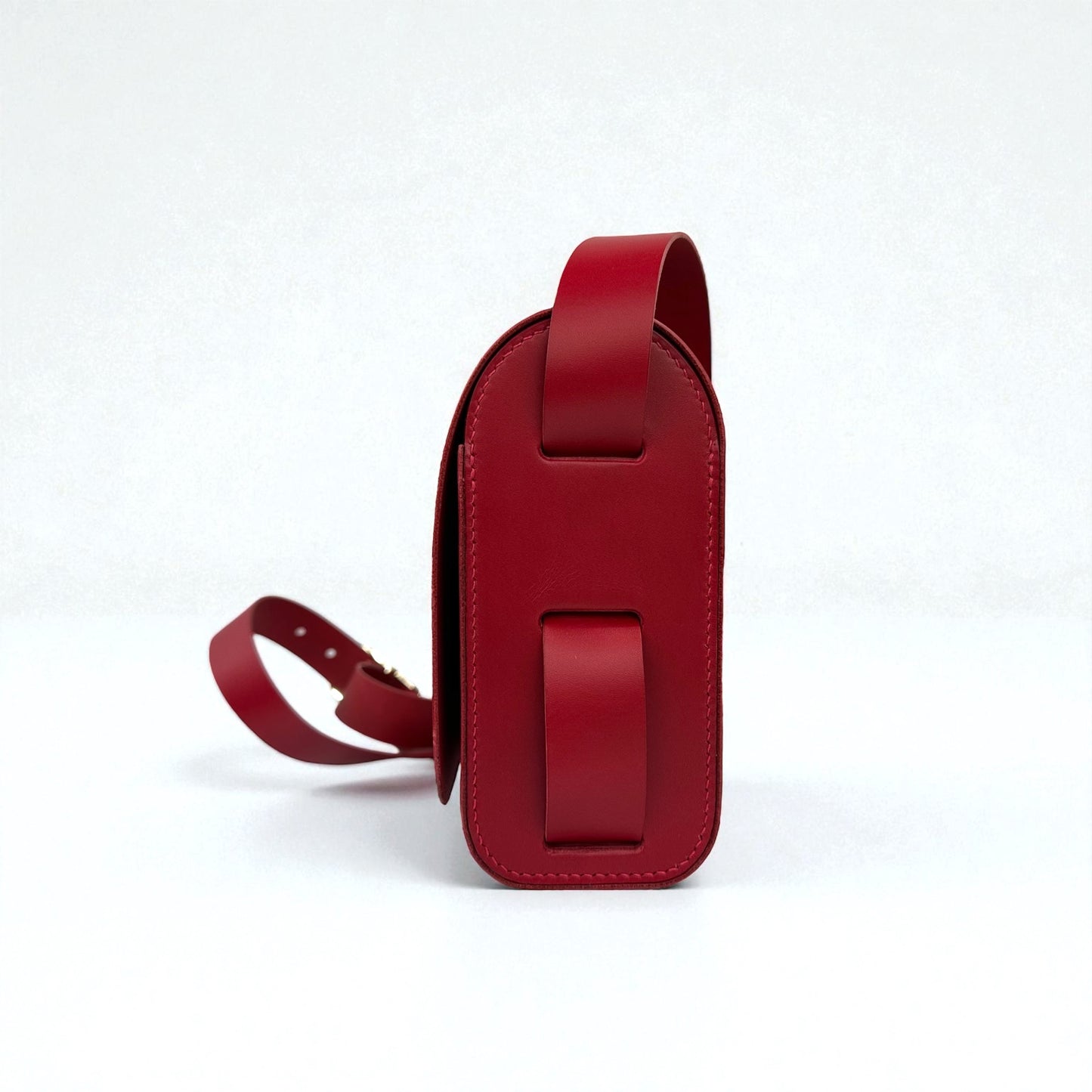 Claude à pontet rouge