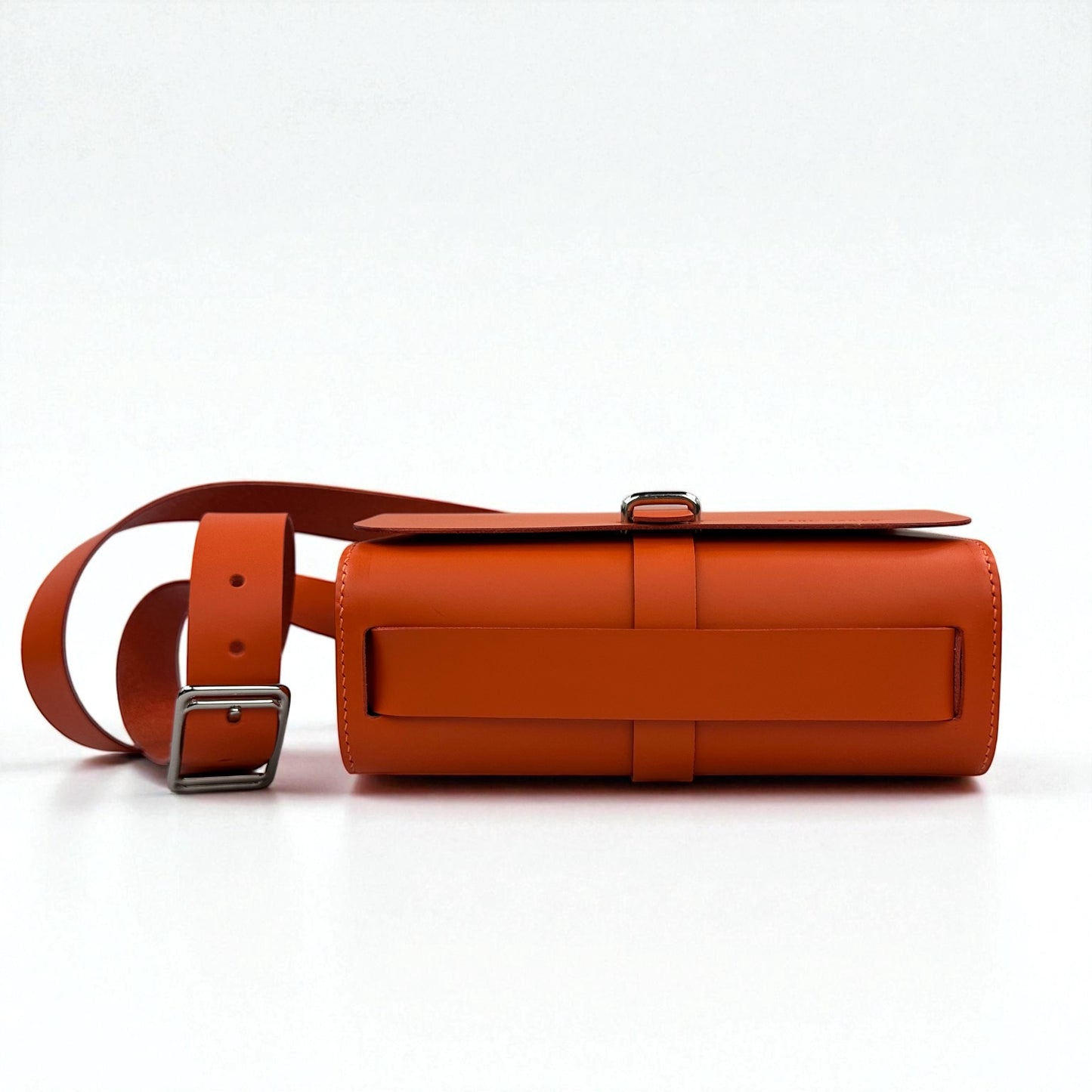 Claude à pontet orange